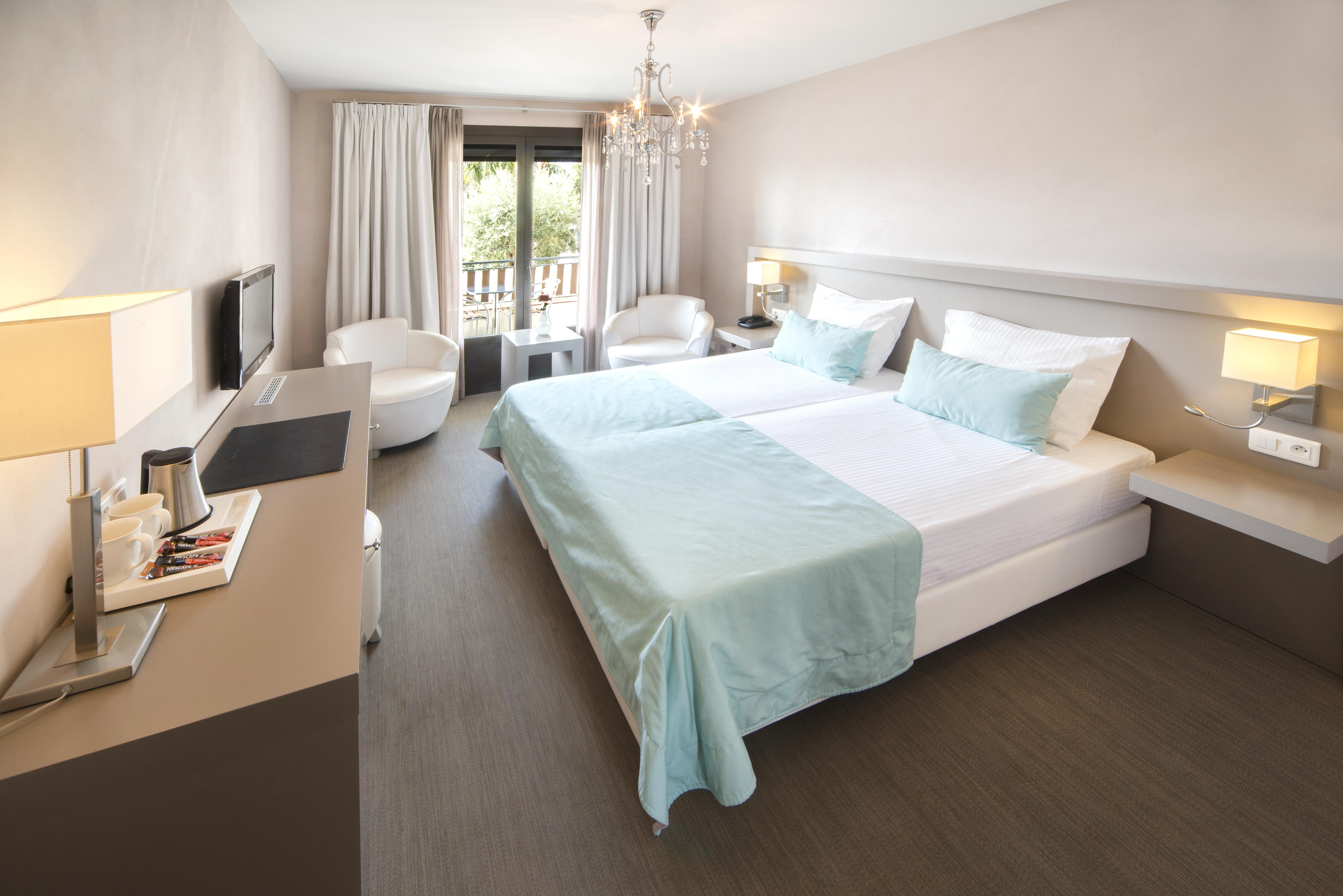 Van Der Valk Hotel Le Catalogne Saint Aygulf Exterior photo